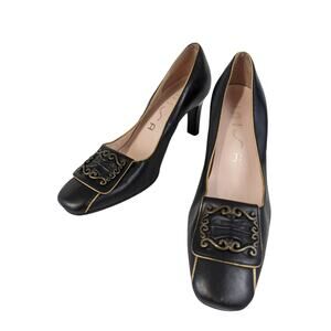 NWOT! UNISA! 1 SHOW! BLACK LEATHER/GOLD SQUARE TOE PUMPS, HEELS! SZ 8B